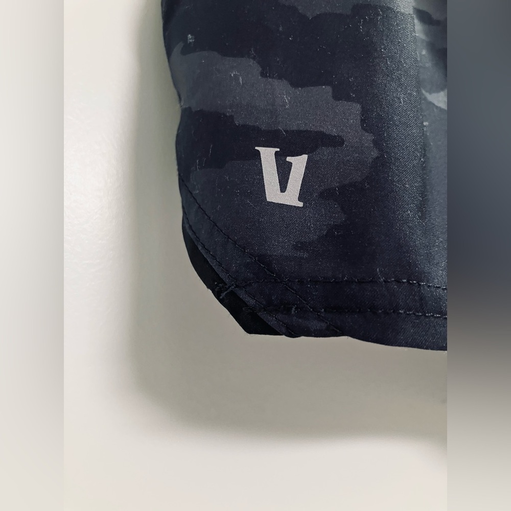 Vuori Clementine Short Black Watercolor Camo Size XS | Athleisure - Picture 8 of 12
